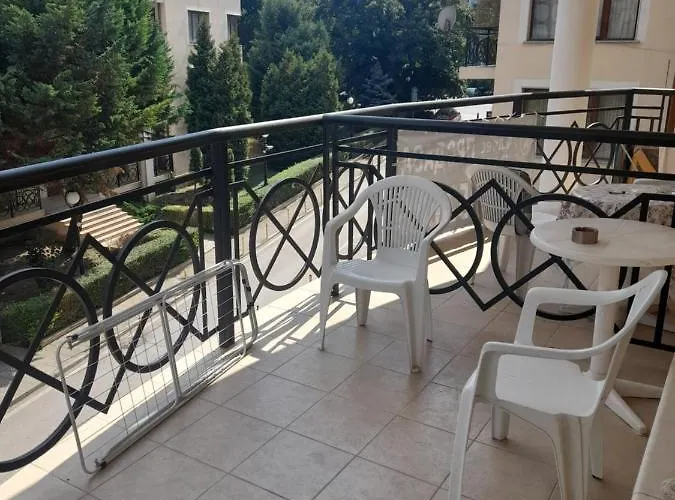 иглика Apartment *